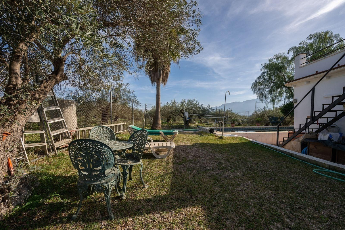 Se vende Finca - Cortijo de 2 dormitorios en Costa Del Sol, Málaga, España