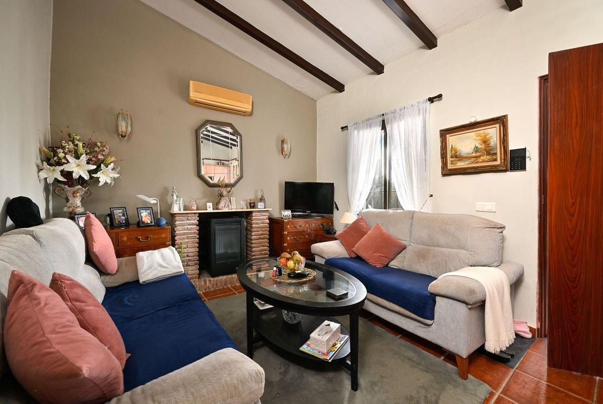 Se vende Finca - Cortijo de 2 dormitorios en Costa Del Sol, Málaga, España