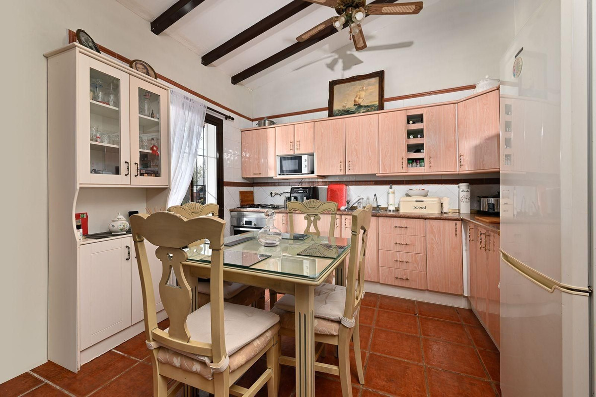 Se vende Finca - Cortijo de 2 dormitorios en Costa Del Sol, Málaga, España