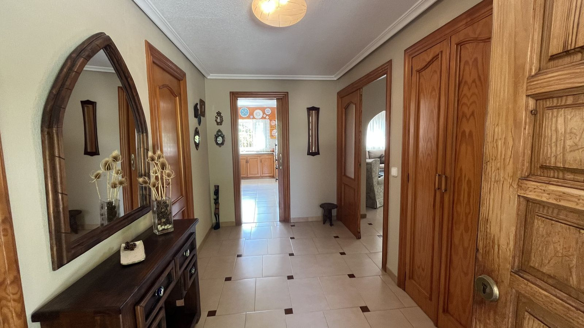 Se vende Villa - Chalet de 4 dormitorios en Costa Blanca, Alicante, España