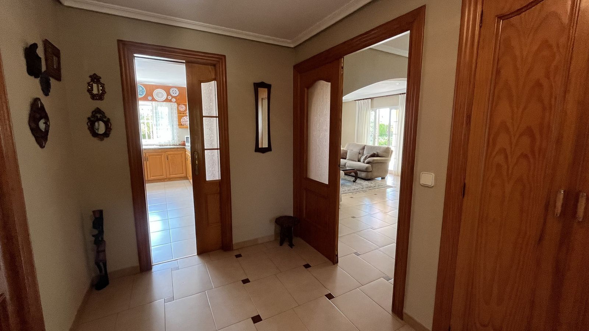 Se vende Villa - Chalet de 4 dormitorios en Costa Blanca, Alicante, España
