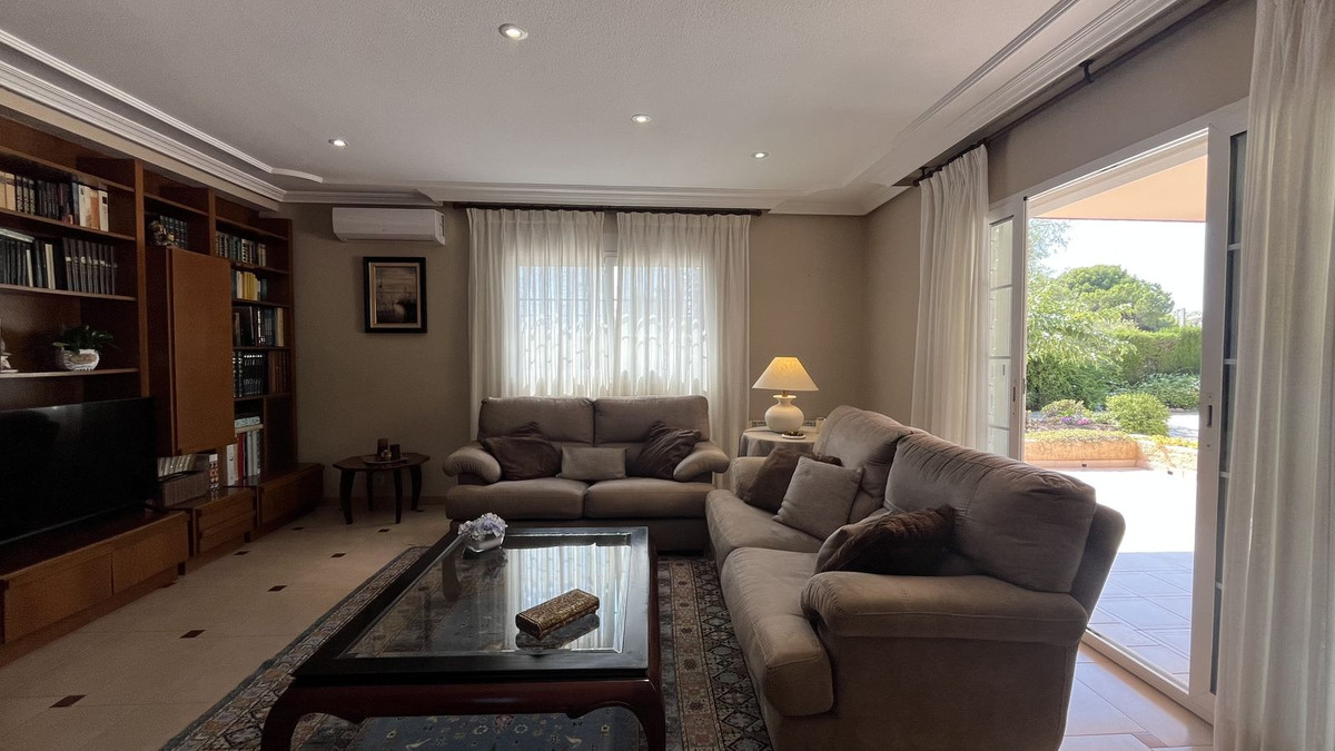 Se vende Villa - Chalet de 4 dormitorios en Costa Blanca, Alicante, España