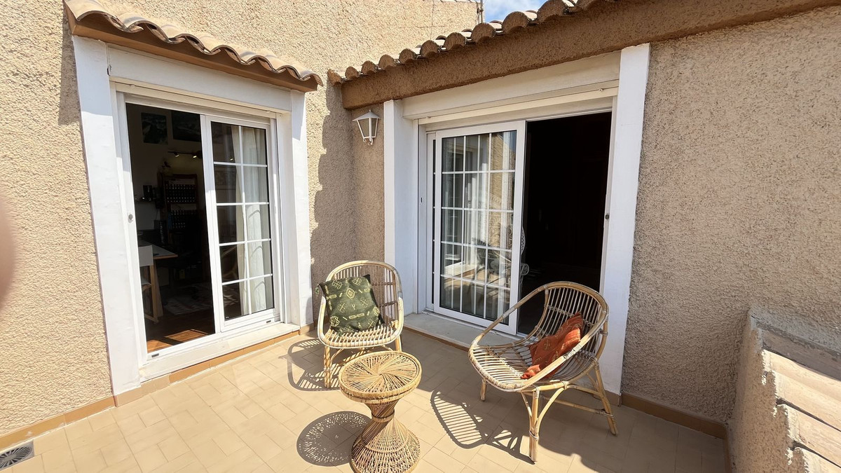 Se vende Villa - Chalet de 4 dormitorios en Costa Blanca, Alicante, España