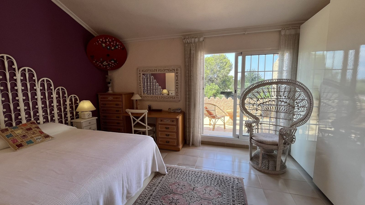 Se vende Villa - Chalet de 4 dormitorios en Costa Blanca, Alicante, España