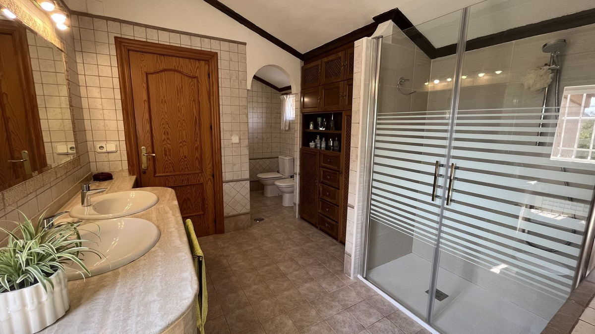 Se vende Villa - Chalet de 4 dormitorios en Costa Blanca, Alicante, España