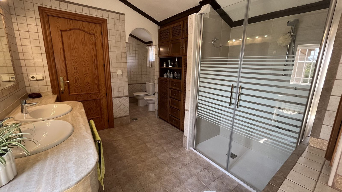 Se vende Villa - Chalet de 4 dormitorios en Costa Blanca, Alicante, España