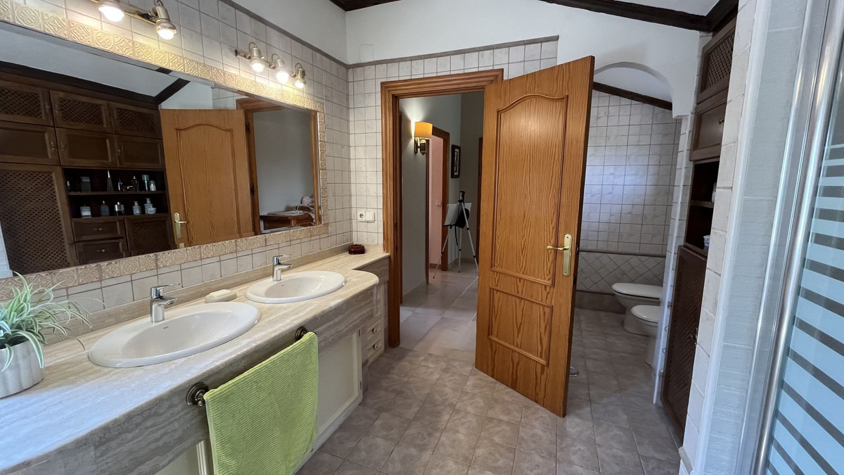 Se vende Villa - Chalet de 4 dormitorios en Costa Blanca, Alicante, España