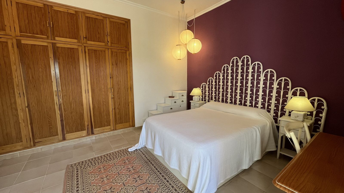 Se vende Villa - Chalet de 4 dormitorios en Costa Blanca, Alicante, España