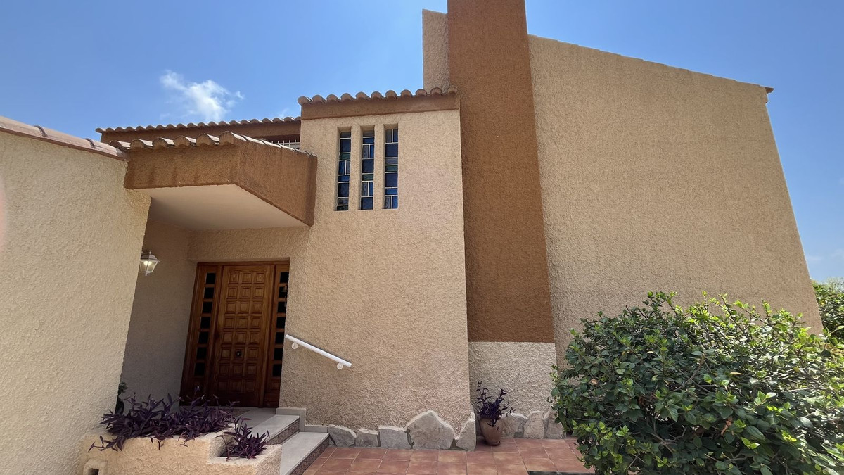 Se vende Villa - Chalet de 4 dormitorios en Costa Blanca, Alicante, España