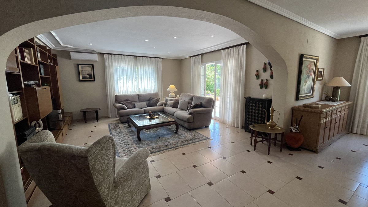Se vende Villa - Chalet de 4 dormitorios en Costa Blanca, Alicante, España