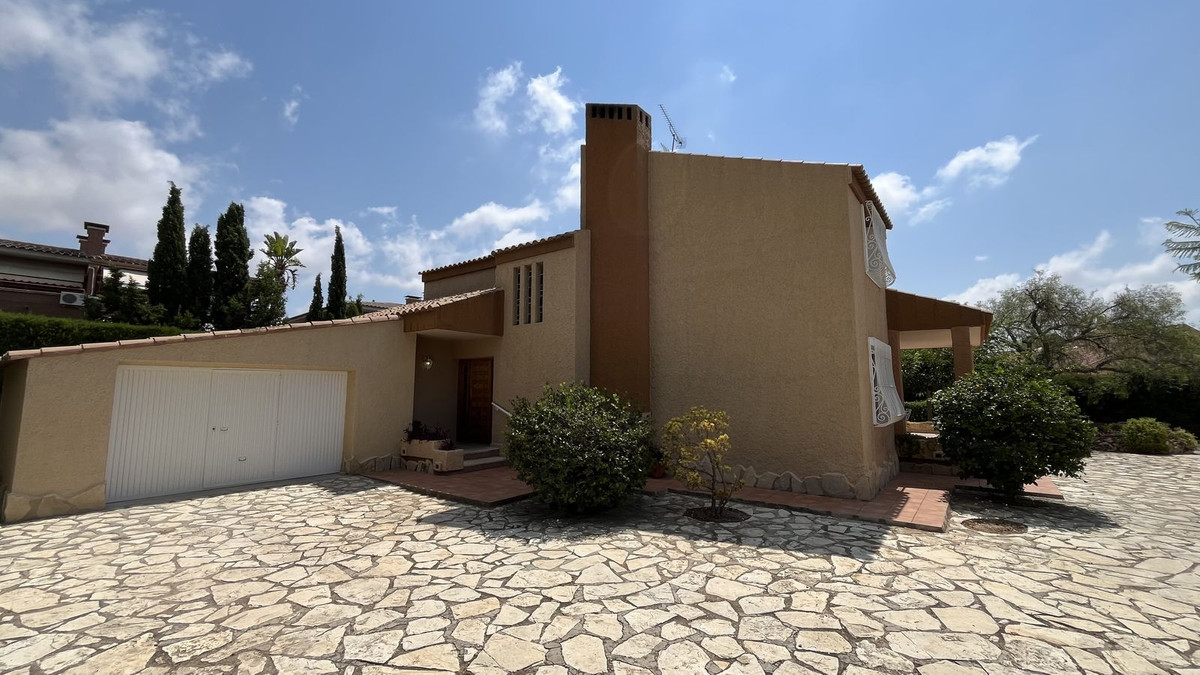 Se vende Villa - Chalet de 4 dormitorios en Costa Blanca, Alicante, España