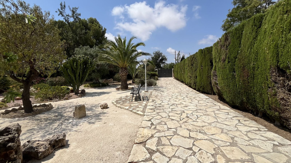 Se vende Villa - Chalet de 4 dormitorios en Costa Blanca, Alicante, España