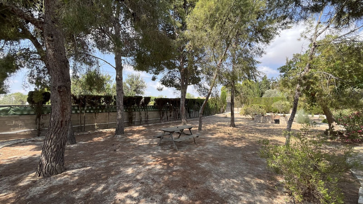 Se vende Villa - Chalet de 4 dormitorios en Costa Blanca, Alicante, España