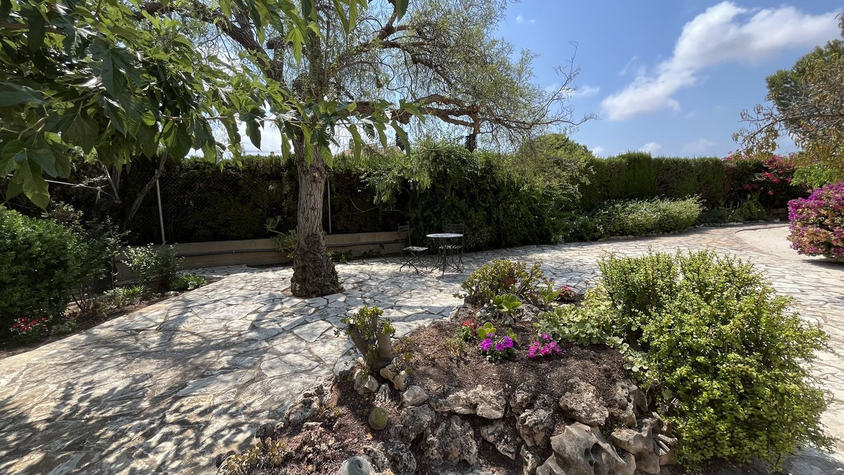 Se vende Villa - Chalet de 4 dormitorios en Costa Blanca, Alicante, España
