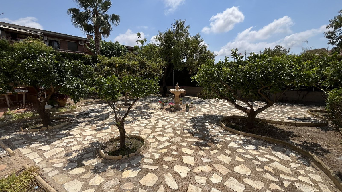 Se vende Villa - Chalet de 4 dormitorios en Costa Blanca, Alicante, España