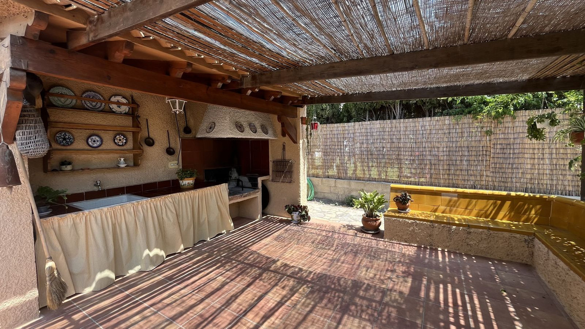 Se vende Villa - Chalet de 4 dormitorios en Costa Blanca, Alicante, España