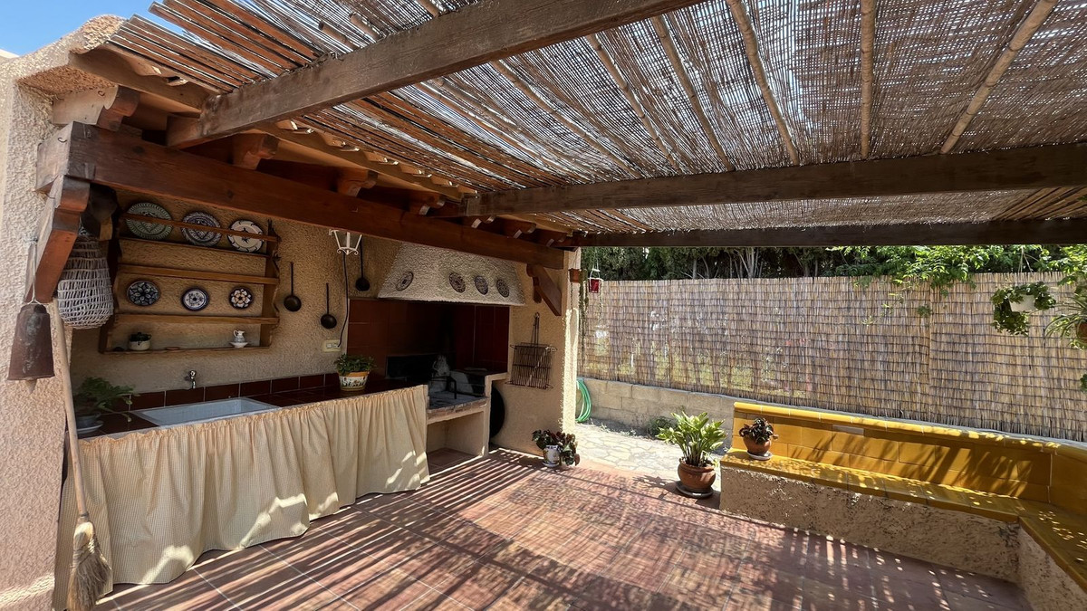 Se vende Villa - Chalet de 4 dormitorios en Costa Blanca, Alicante, España