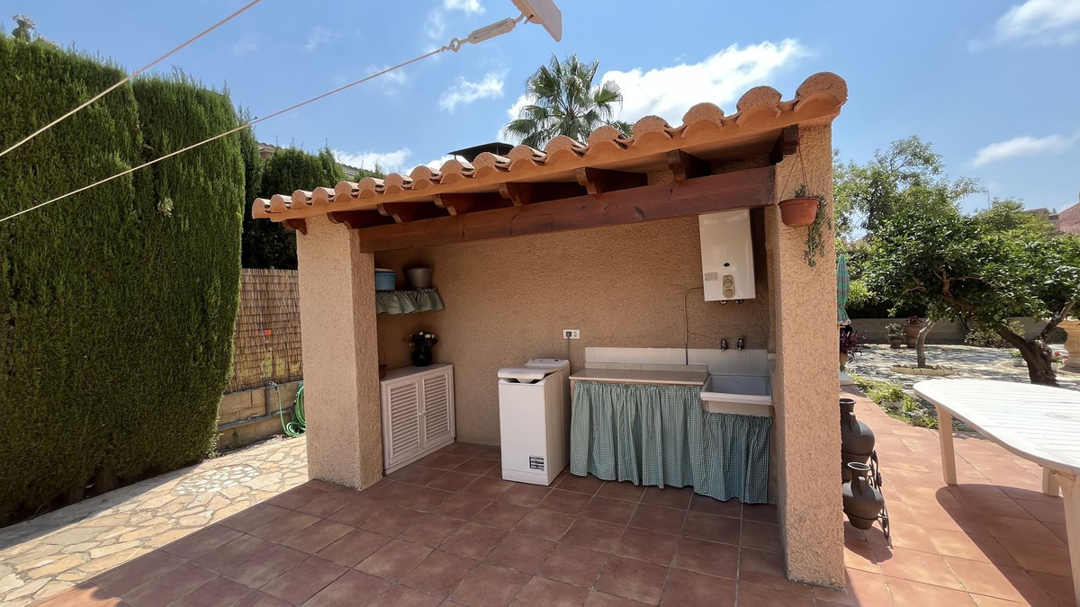 Se vende Villa - Chalet de 4 dormitorios en Costa Blanca, Alicante, España