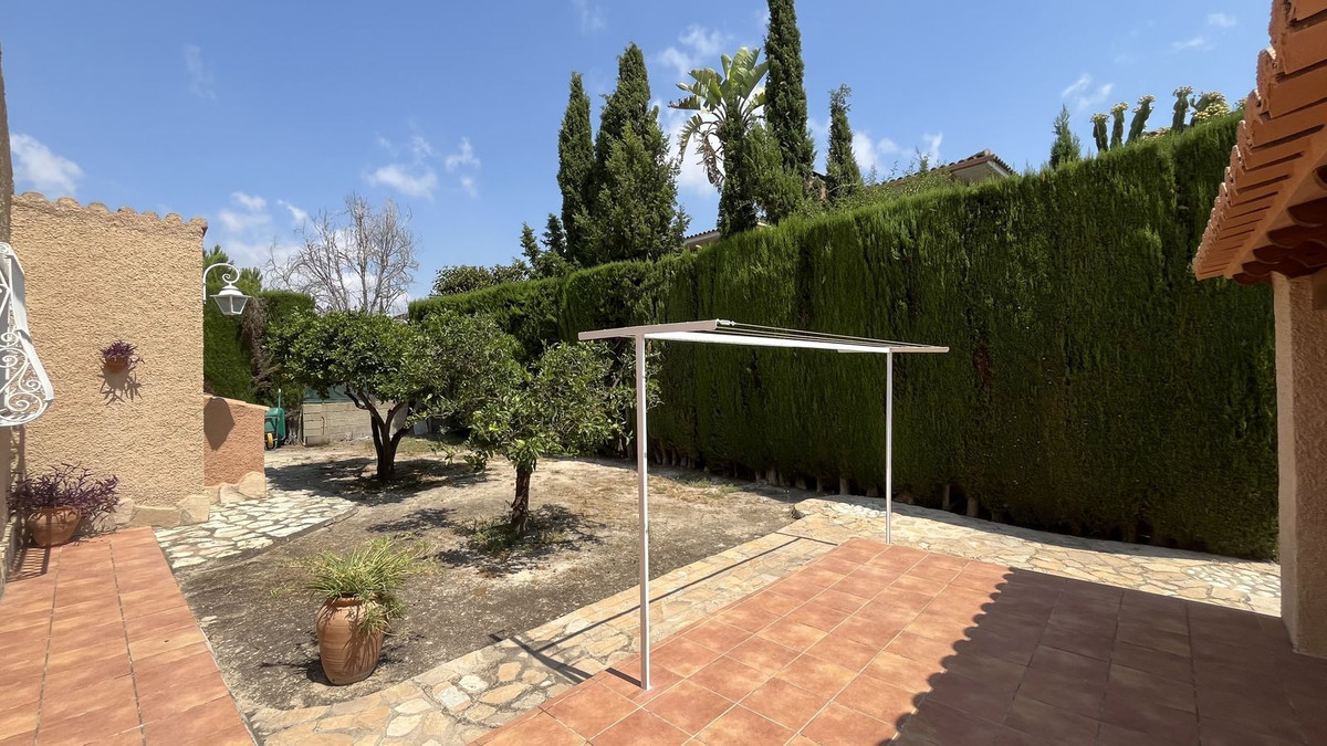 Se vende Villa - Chalet de 4 dormitorios en Costa Blanca, Alicante, España