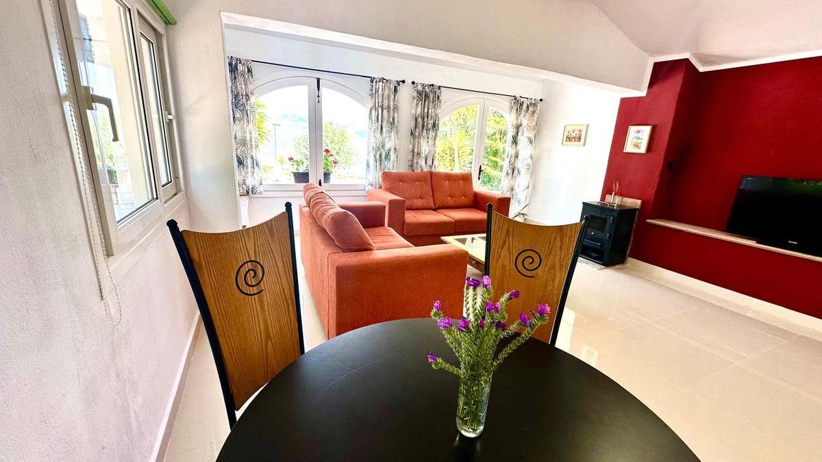 2 Bed Townhouse for sale in La Viñuela Costa Del Sol East, Málaga, Spain