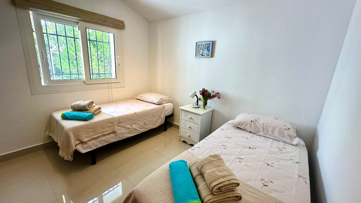 2 Bed Townhouse for sale in La Viñuela Costa Del Sol East, Málaga, Spain