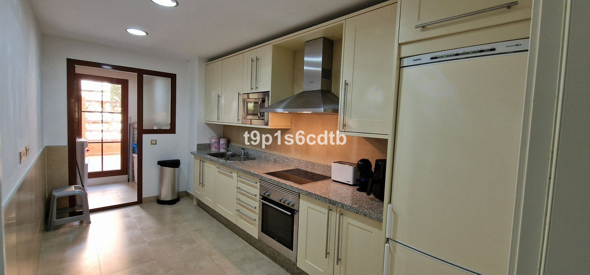 3 Bed Apartment for sale in Benahavís Costa Del Sol, Málaga, Spain