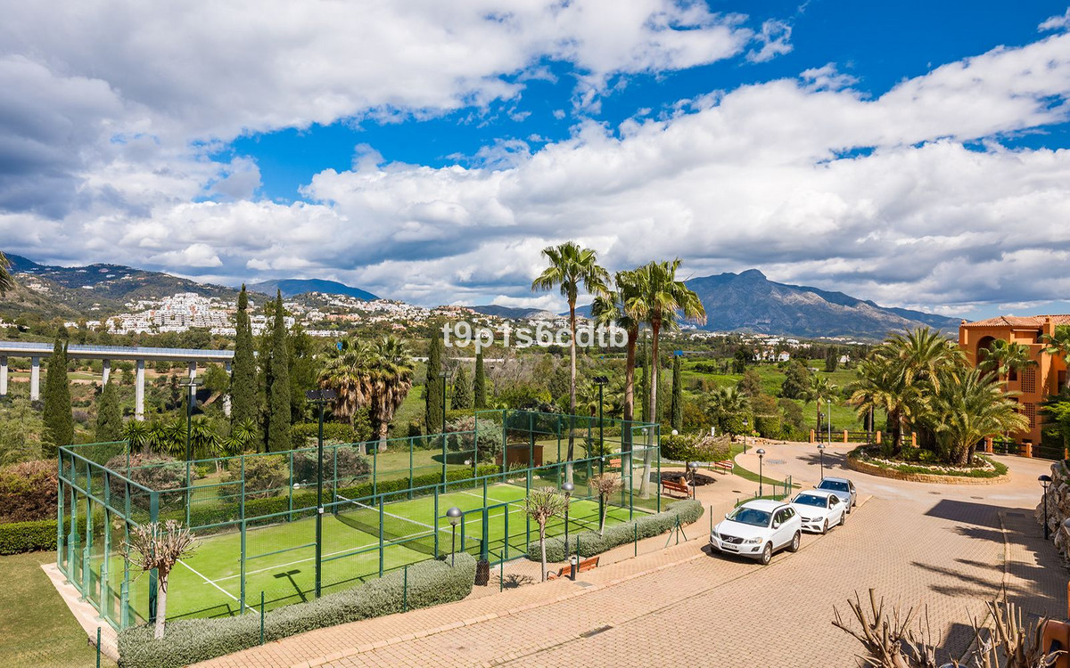 3 Bed Apartment for sale in Benahavís Costa Del Sol, Málaga, Spain