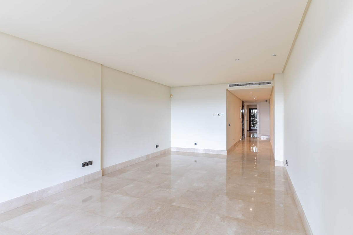 2 Bed Apartment for sale in Estepona Costa Del Sol, Málaga, Spain