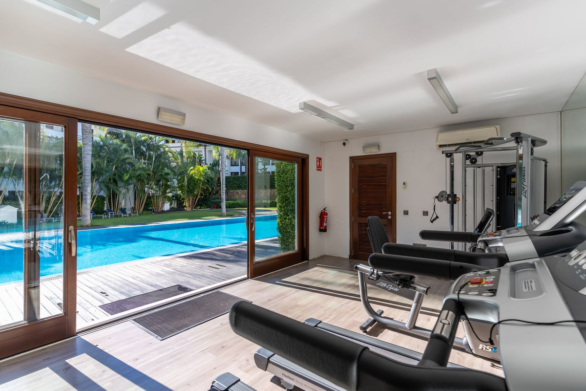 2 Bed Apartment for sale in Estepona Costa Del Sol, Málaga, Spain