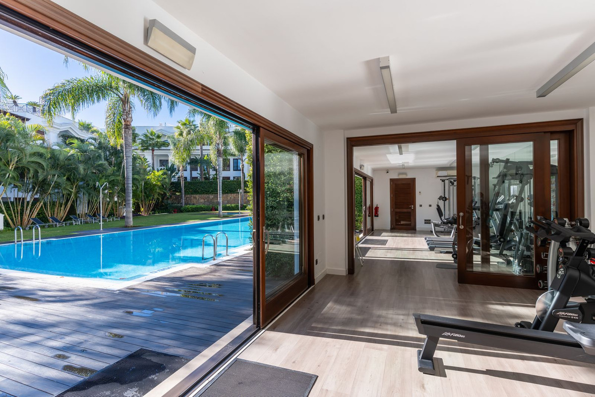 2 Bed Apartment for sale in Estepona Costa Del Sol, Málaga, Spain