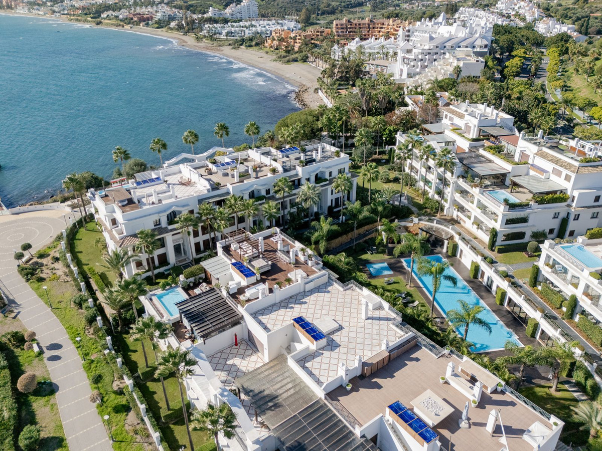 2 Bed Apartment for sale in Estepona Costa Del Sol, Málaga, Spain