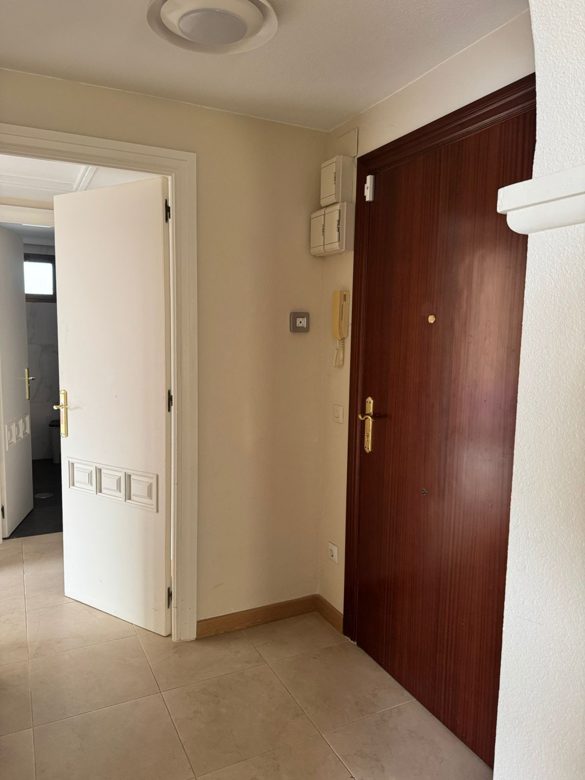 Se vende Apartamento Planta Media de 2 dormitorios en Costa Del Sol, Málaga, España