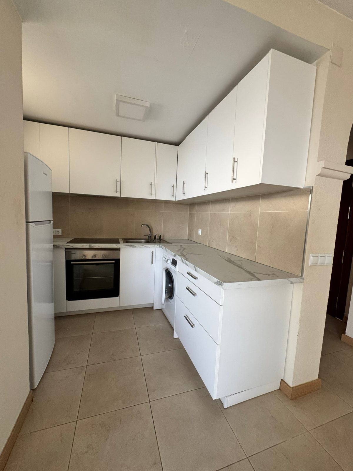 Se vende Apartamento Planta Media de 2 dormitorios en Costa Del Sol, Málaga, España