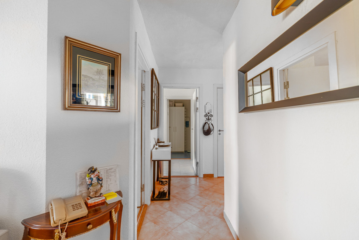2 Bed Apartment for sale in Atalaya Costa Del Sol, Málaga, Spain