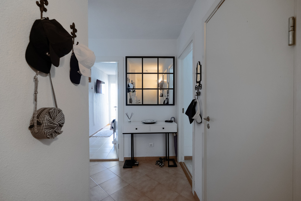 2 Bed Apartment for sale in Atalaya Costa Del Sol, Málaga, Spain