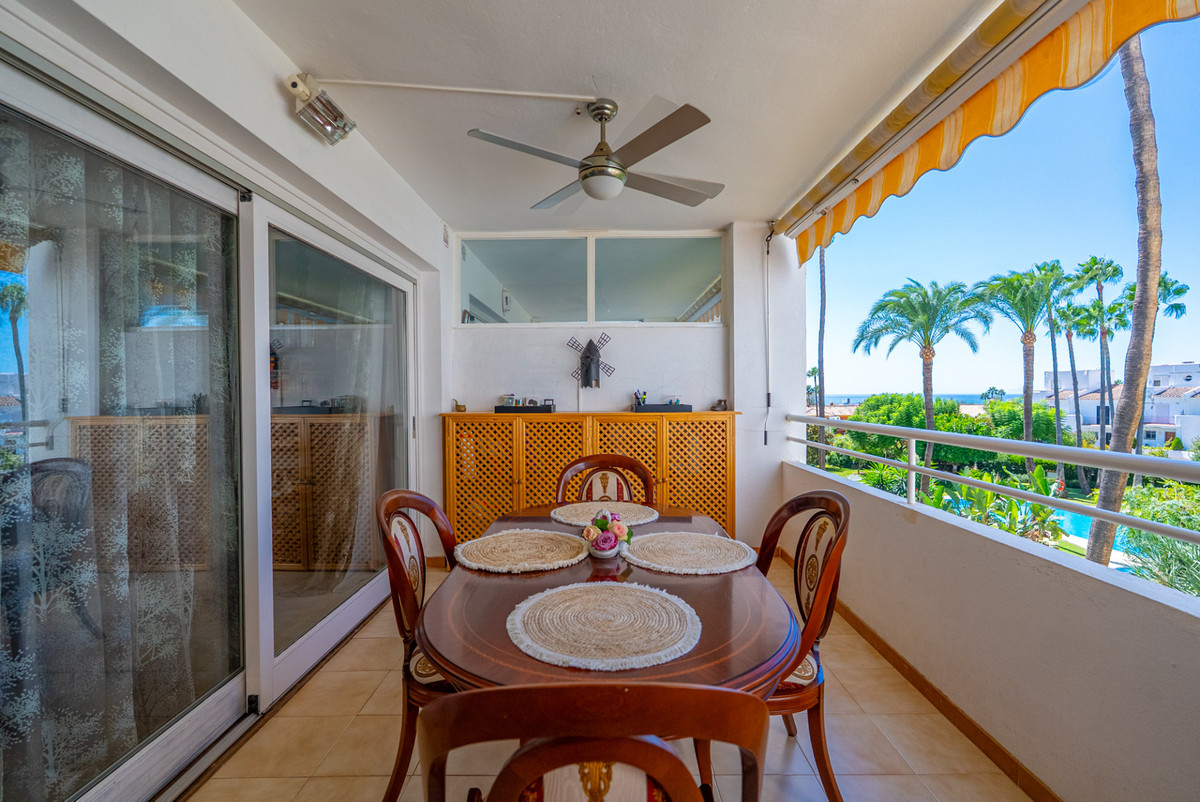 2 Bed Apartment for sale in Atalaya Costa Del Sol, Málaga, Spain