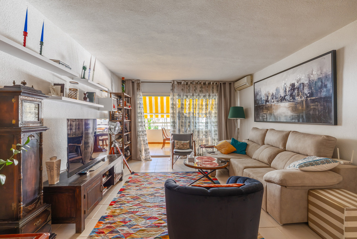2 Bed Apartment for sale in Atalaya Costa Del Sol, Málaga, Spain