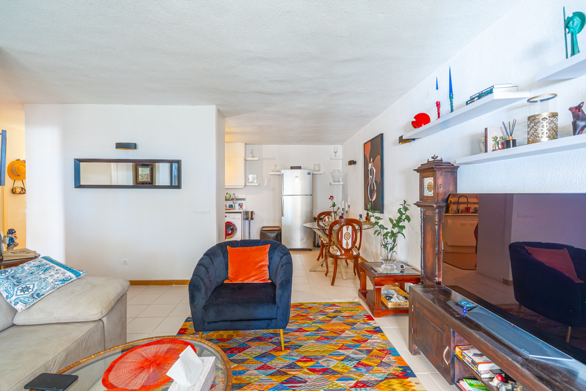 2 Bed Apartment for sale in Atalaya Costa Del Sol, Málaga, Spain