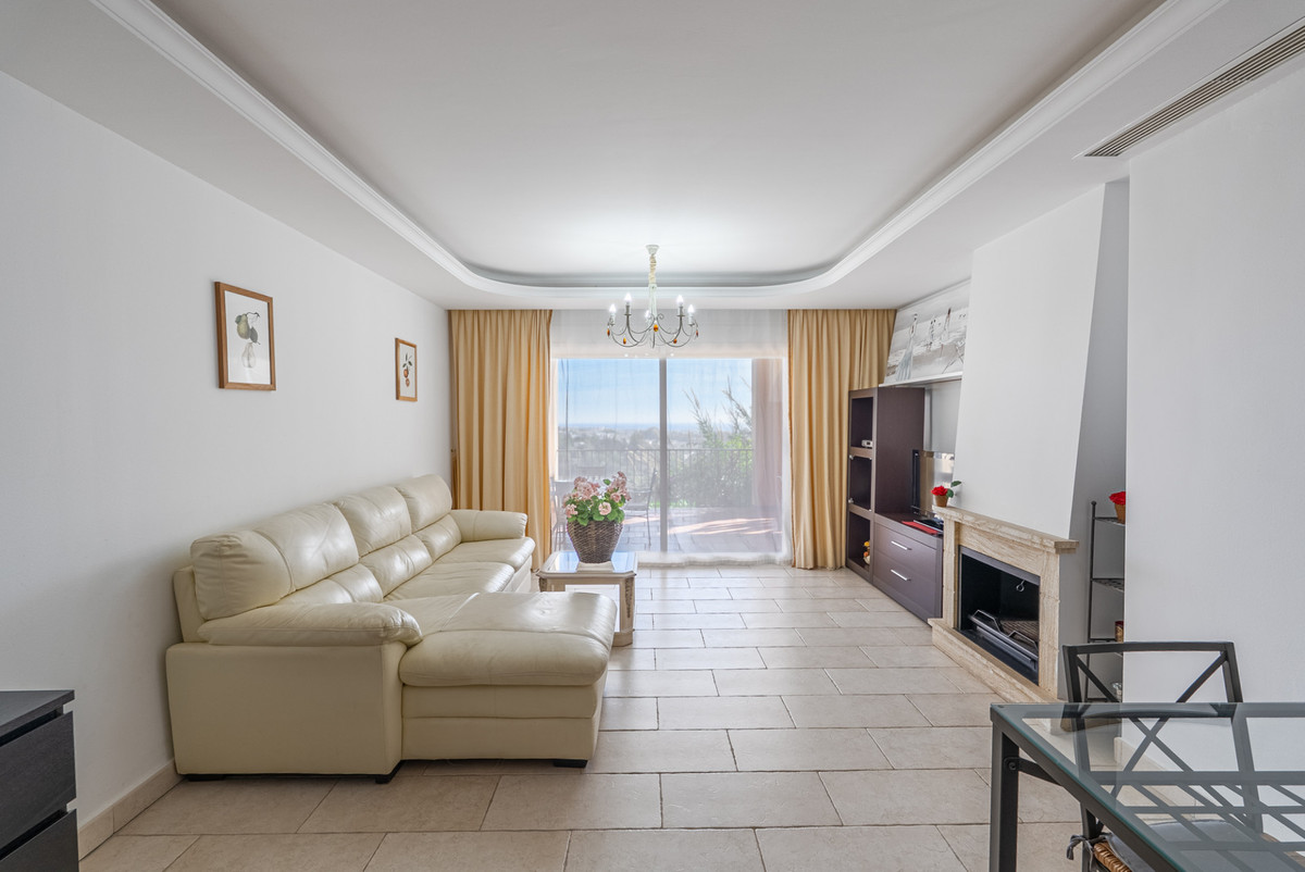 2 Bed Apartment for sale in Benahavís Costa Del Sol, Málaga, Spain