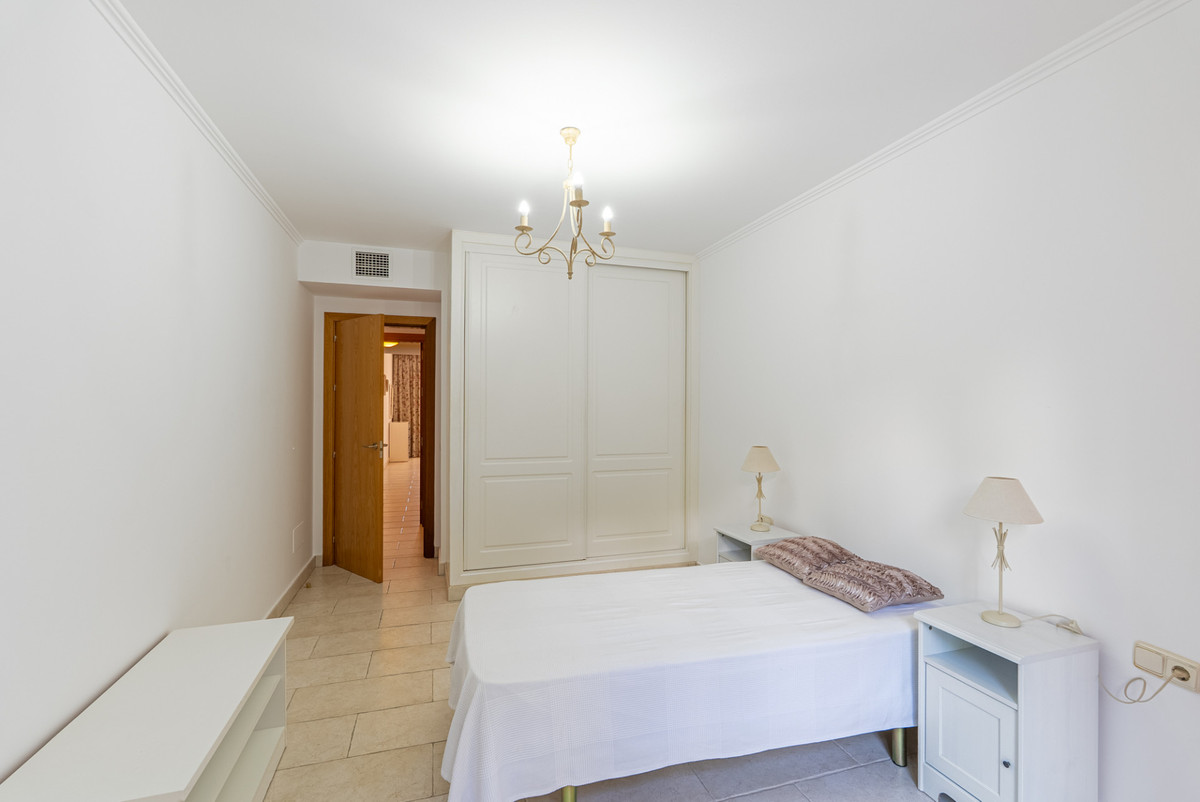 2 Bed Apartment for sale in Benahavís Costa Del Sol, Málaga, Spain