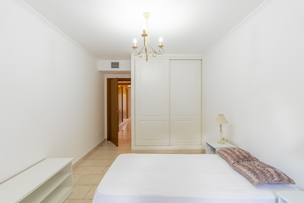 2 Bed Apartment for sale in Benahavís Costa Del Sol, Málaga, Spain