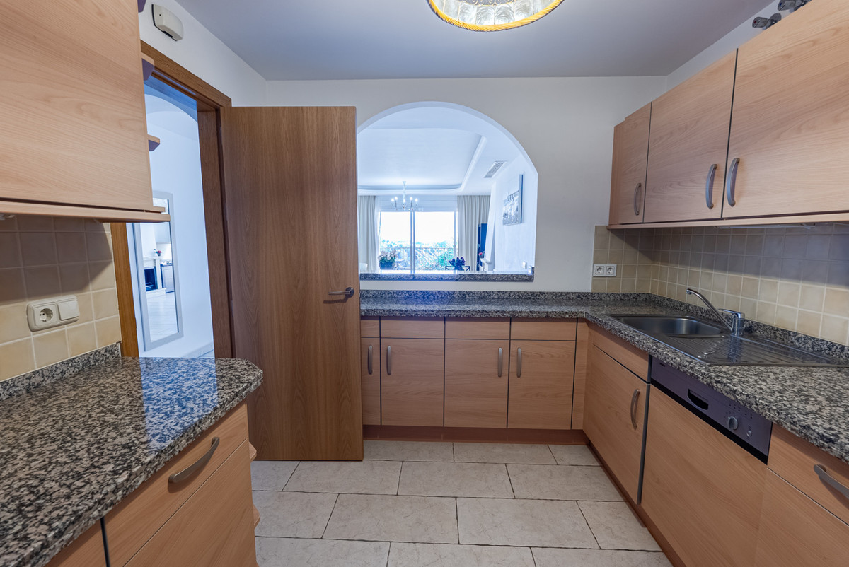 2 Bed Apartment for sale in Benahavís Costa Del Sol, Málaga, Spain