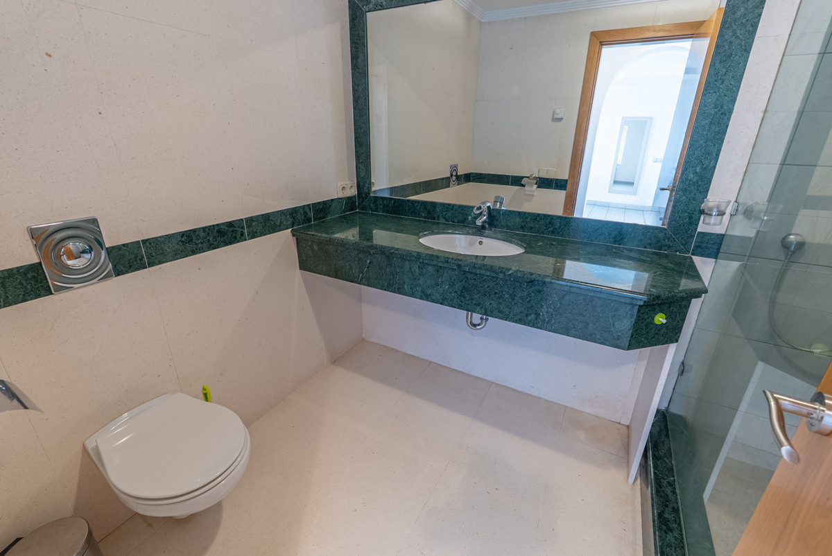 2 Bed Apartment for sale in Benahavís Costa Del Sol, Málaga, Spain