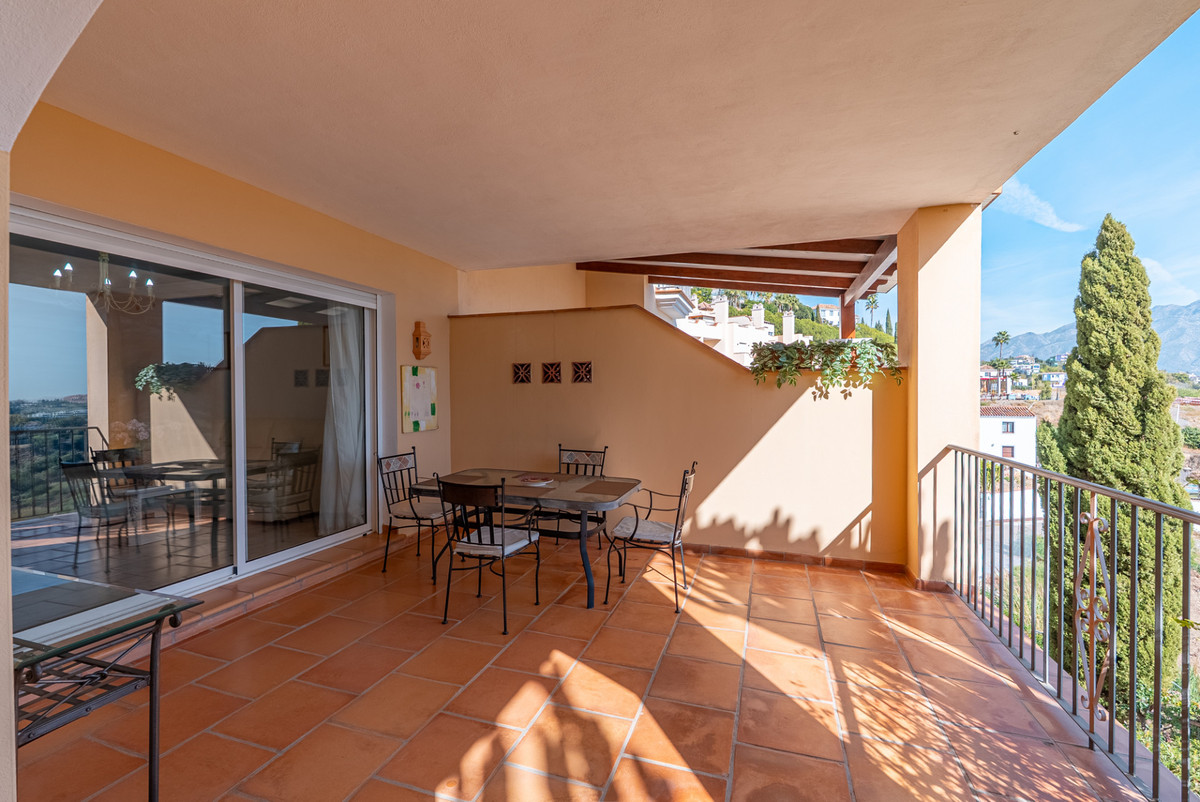 2 Bed Apartment for sale in Benahavís Costa Del Sol, Málaga, Spain