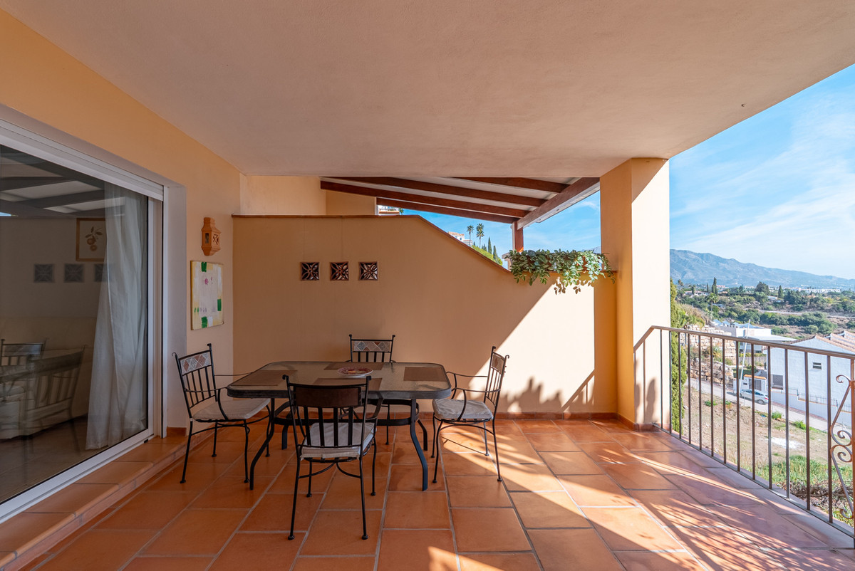 2 Bed Apartment for sale in Benahavís Costa Del Sol, Málaga, Spain