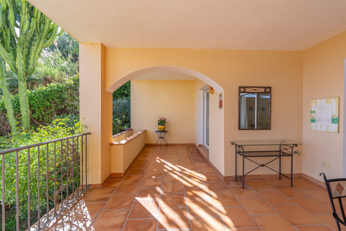 2 Bed Apartment for sale in Benahavís Costa Del Sol, Málaga, Spain