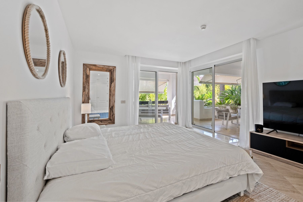1 Bed Apartment for sale in Marbella Costa Del Sol, Málaga, Spain