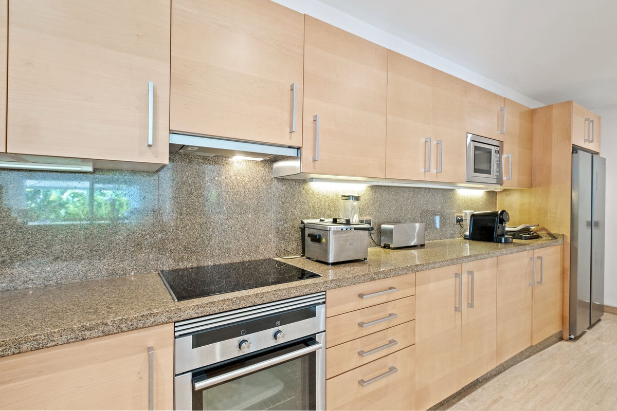 1 Bed Apartment for sale in Marbella Costa Del Sol, Málaga, Spain