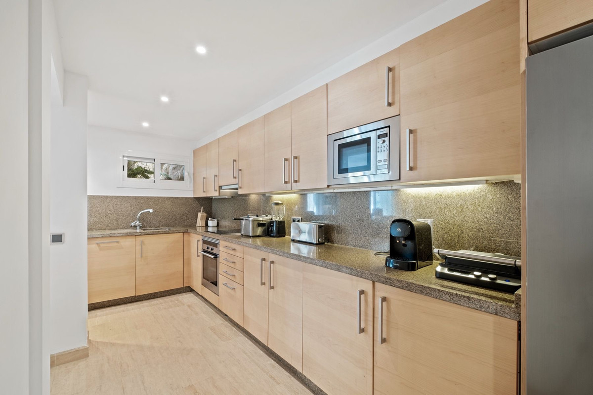 1 Bed Apartment for sale in Marbella Costa Del Sol, Málaga, Spain