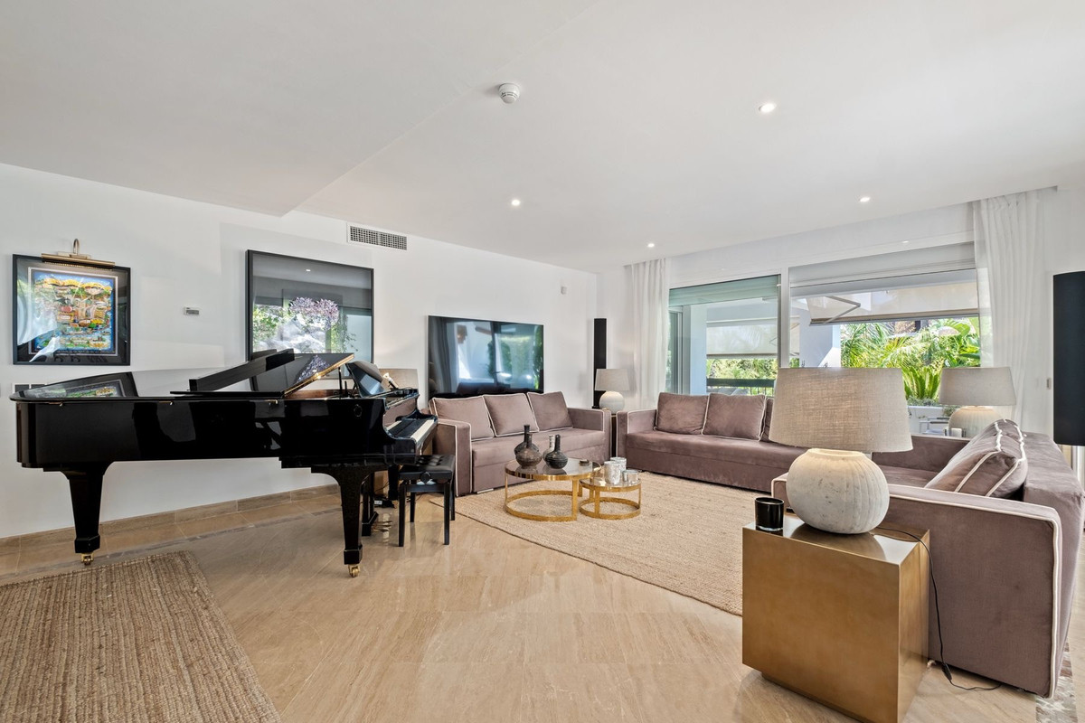 1 Bed Apartment for sale in Marbella Costa Del Sol, Málaga, Spain
